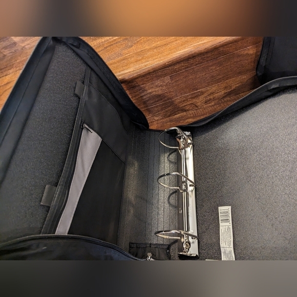 Five Star 3-inch Zipper Binder with Handle, Colors red & black - Picture 4 of 5